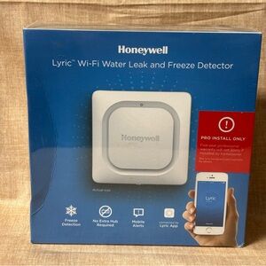 Honeywell Lyric Safety CHW3610W1001 Water Leak and Freeze Wi-Fi Detector